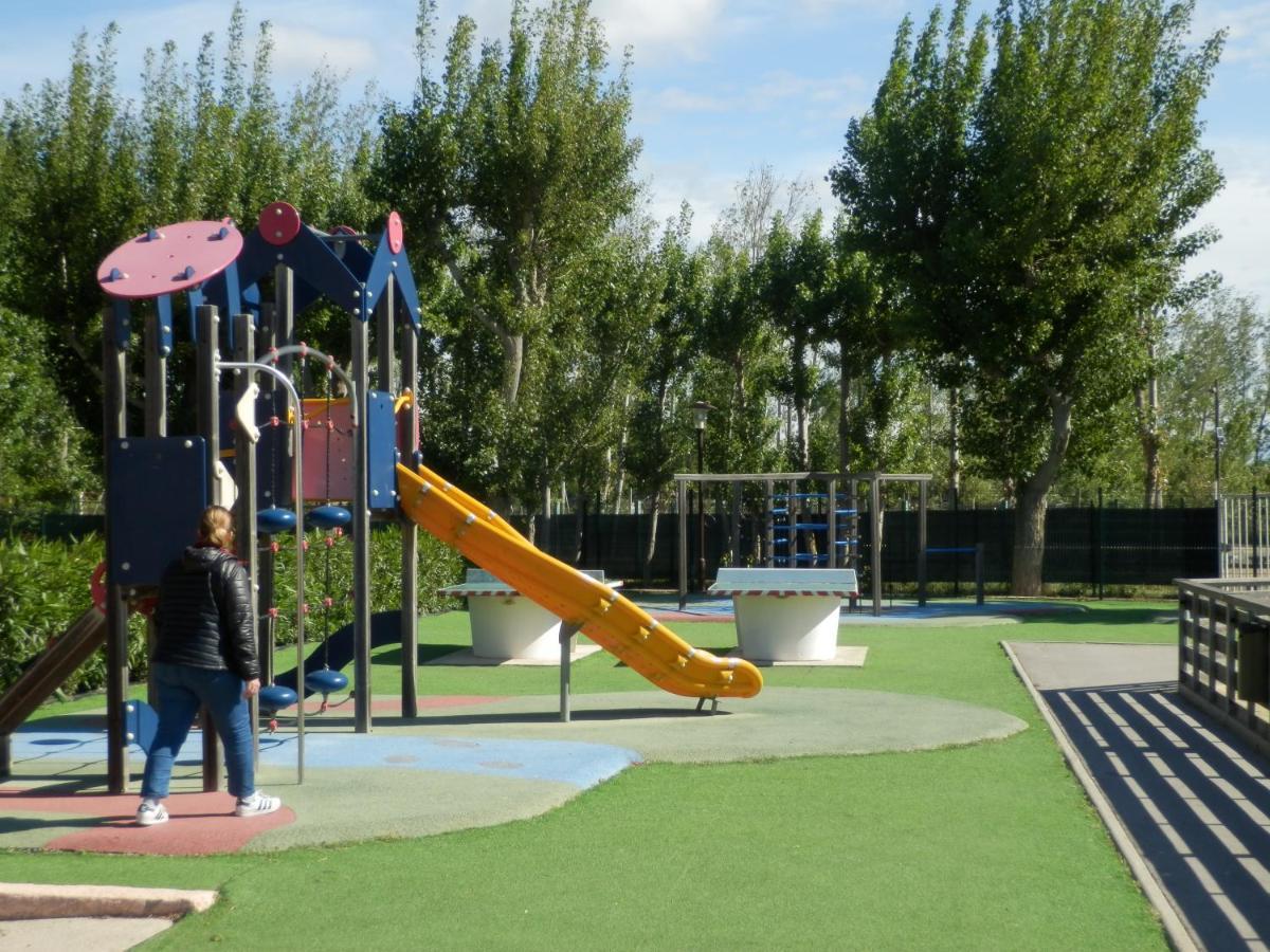 Camping Les Sables Du Midi Hotel Valras-Plage Kültér fotó